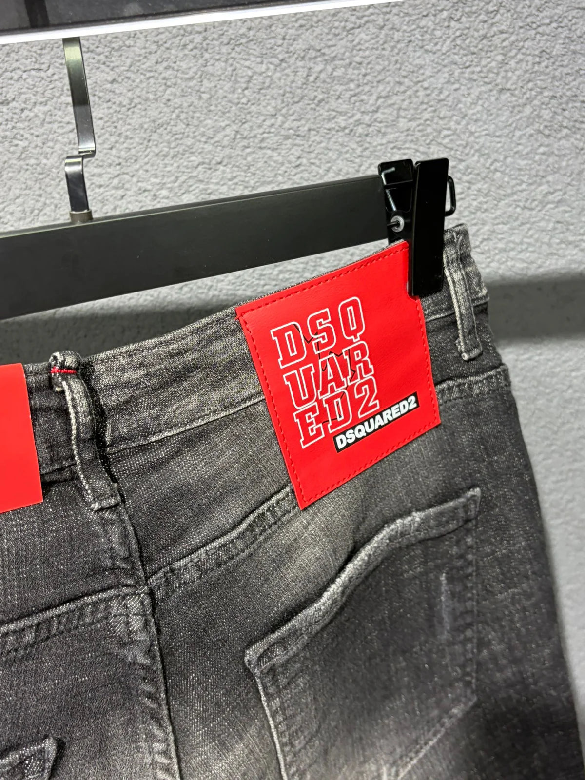 Dsquared2 867