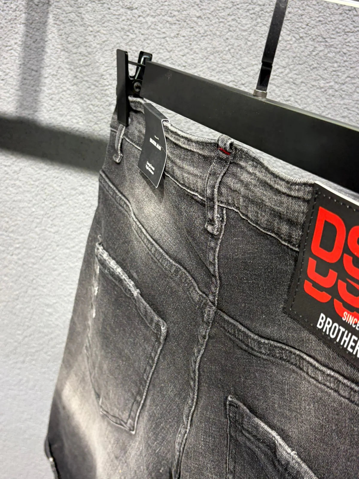 Dsquared2 763