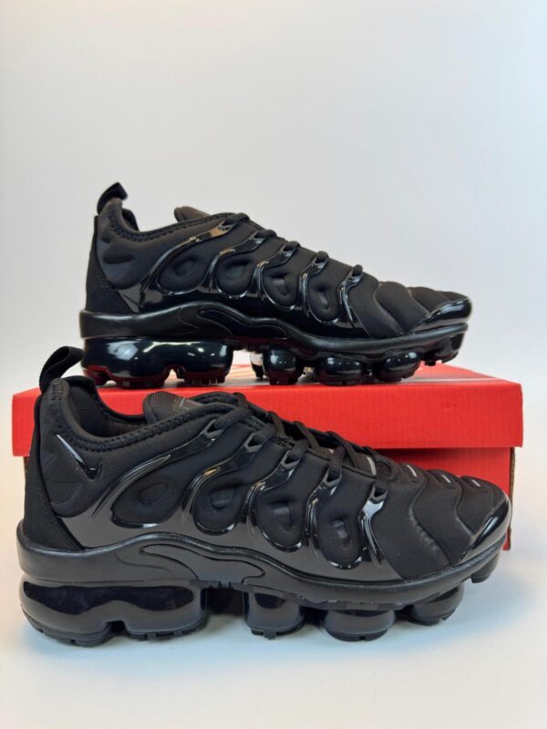 Nike AIR VAPORMAX PLUS TN crne