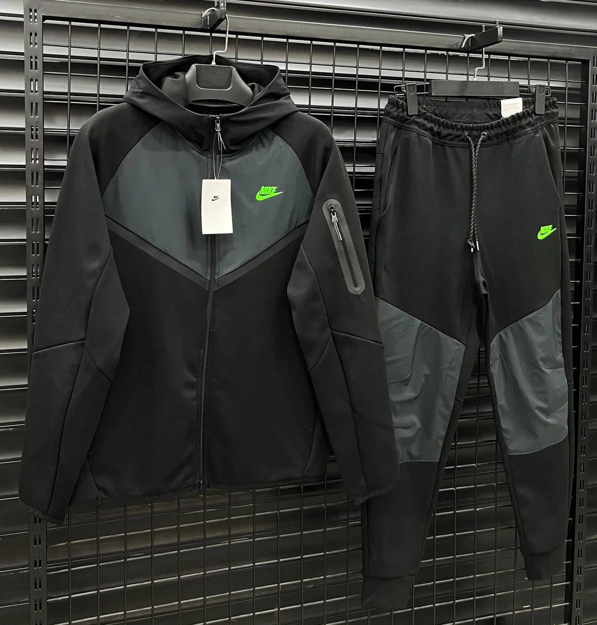 Nike Tech Fleece