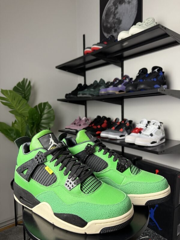 Air Jordan 4 Retro Manila