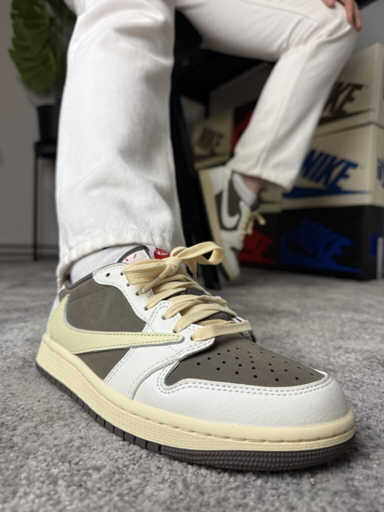 Jordan Travis Scott Light Mocha