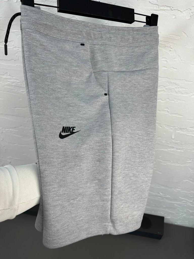 Nike Tech Fleece