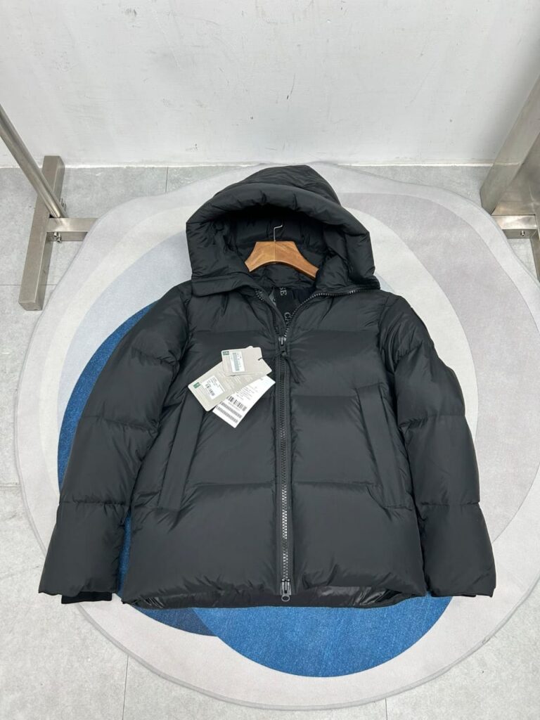 Canada Goose hooded zip puffer jacket