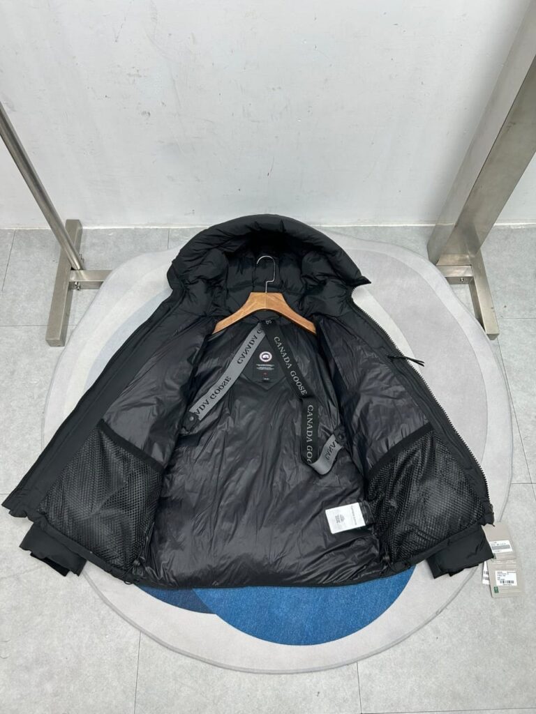 Canada Goose hooded zip puffer jacket