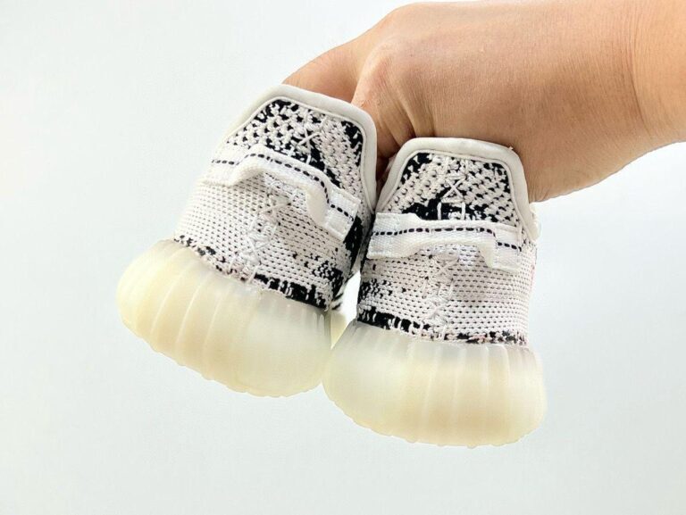 Adidas YEEZY BOOST 350 V2 KIDS Zebra